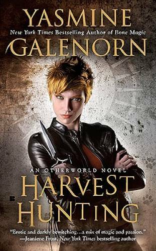 Harvest Hunting (Sisters of the Moon, Book 8) - Mass Market Paperback - GOOD