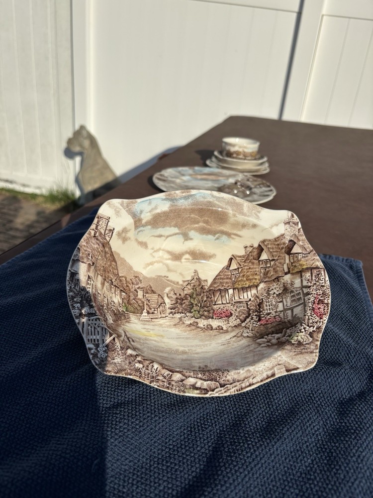 Vintage Olde English Country Side England Johnson Bros Serving Bowl Dish