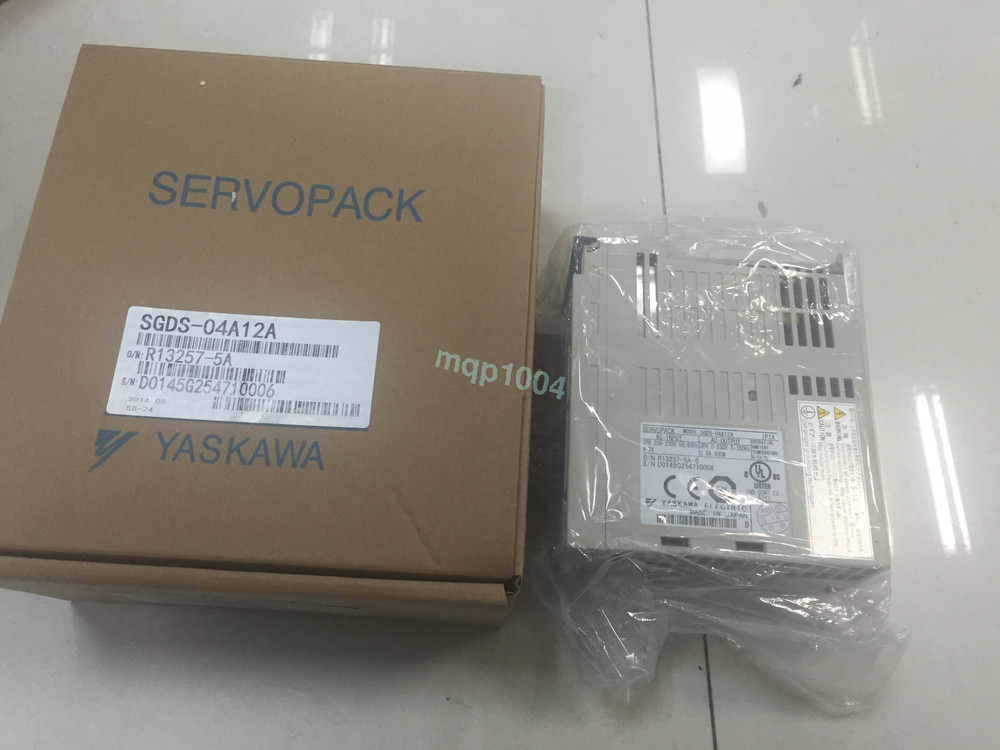 YASKAWA SGDS-04A12A SERVO DRIVE SGDS04A12A New In Box