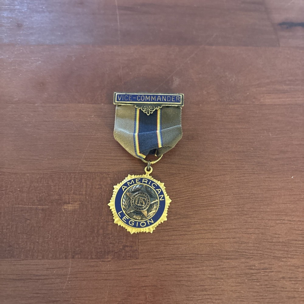 American Legion Vice-Commander Pinback Medal Ribbon Militaria pin