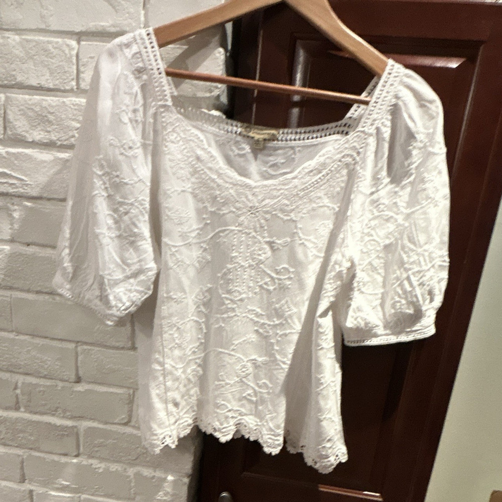 Democracy White Floral Embroidered Square Neck Puff Sleeve Blouse, S