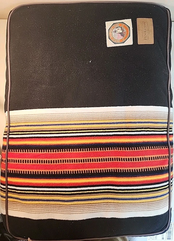Pendleton Acadia National Park Dog Bed 28x20 Fleece Striped-image