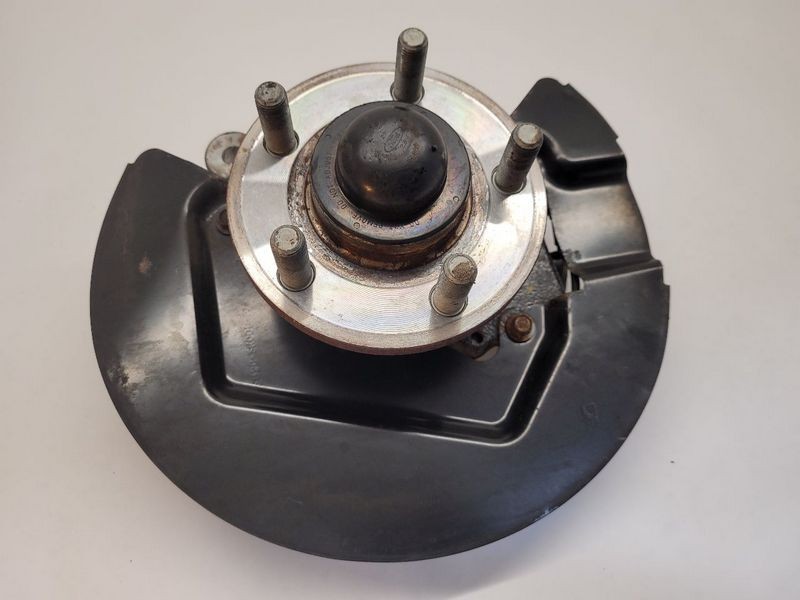 2015-2020 Ford Mustang Front Left Driver Spindle Knuckle Assembly Oem 15-20