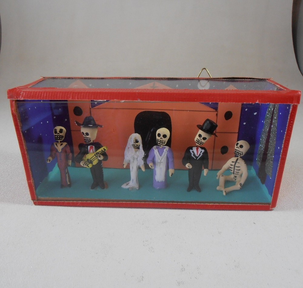 Mexican Diorama Day of the Dead Wedding Bride Groom Mariachi Nicho Box