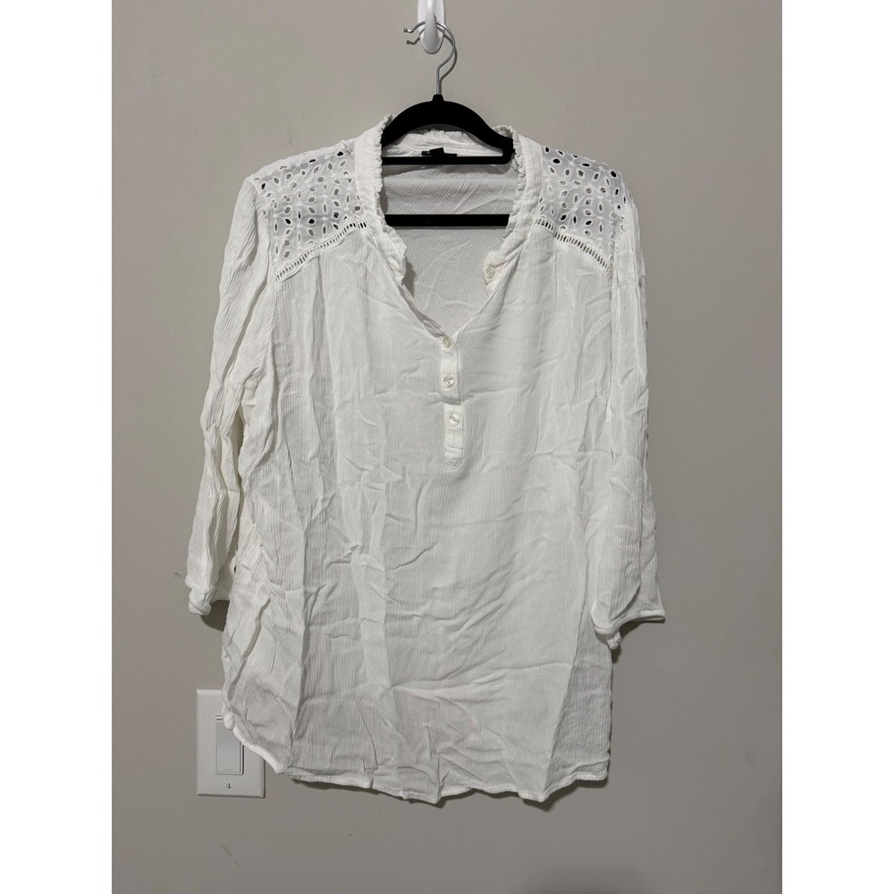 Torrid White Eyelet Lace Detail Tunic Top 3/4 Sleeve Button Front Rayon