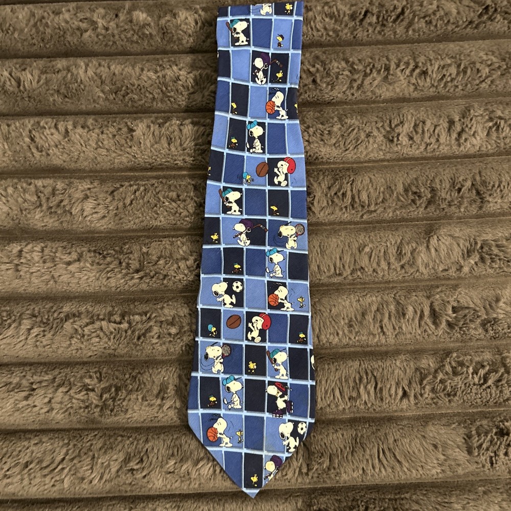 Peanuts, Snoopy  Neck Tie Sport Player Snoopy and Woodstock 