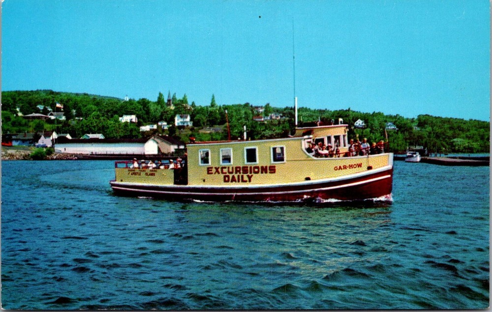 Gar-How Excursion Boat, Lake Superior WI Apostle Islands Vintage Postcard B10