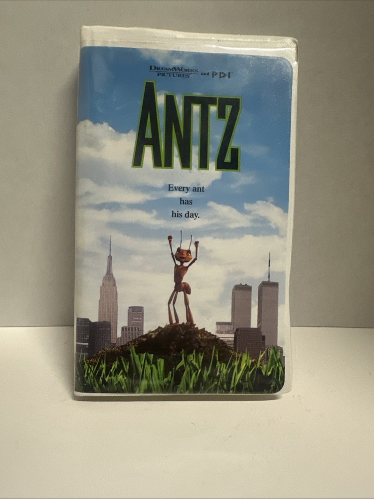 Antz Dreamworks Pictures with Woody Allen  (VHS, 1999, CLAMSHELL)