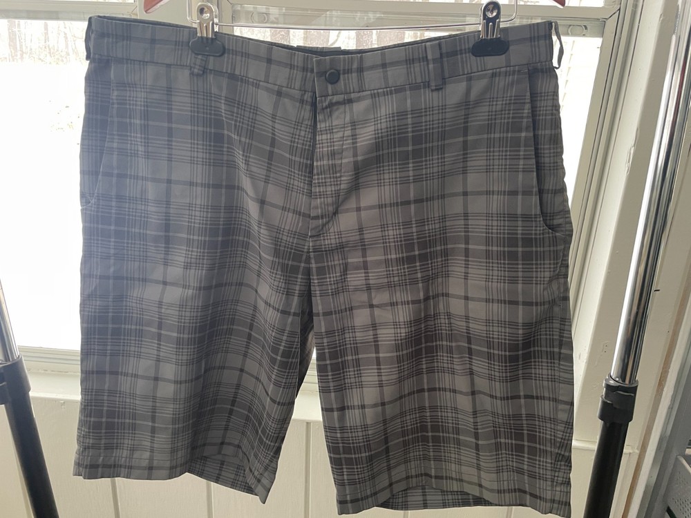 Nike Golf  Tour Performance Men's 38 Stretch Black Gray Plaid Shorts Barely Worn