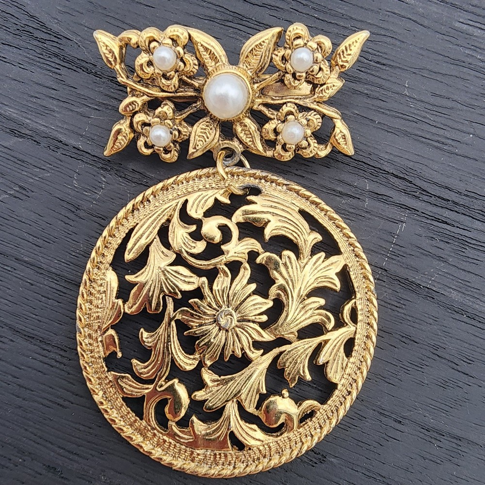 VTG Signed Floral Medallion Dangle Brooch Gold Tone Faux Pearl Filigree Pin