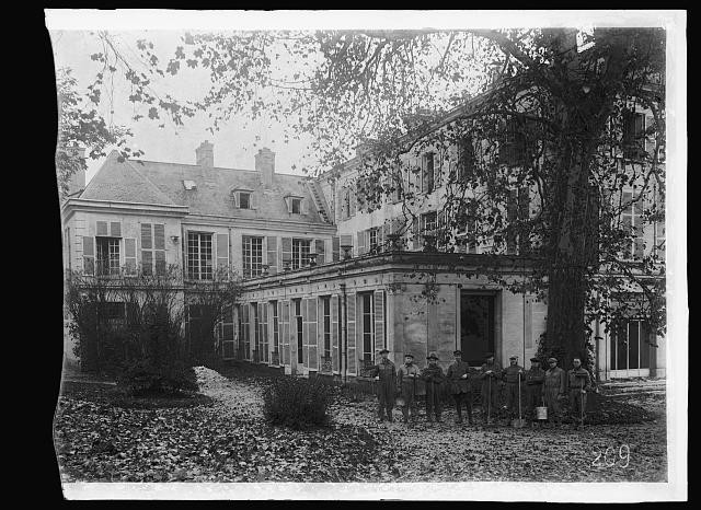 Photo:Plessis-Robinson France 1918 Hachette Tuberculosis Hospital Exterior
