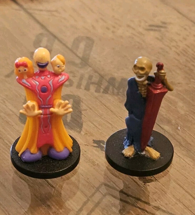 Yugioh Dungeondice Monters 13 Card Lot With 2 Figurines and 10 Dice