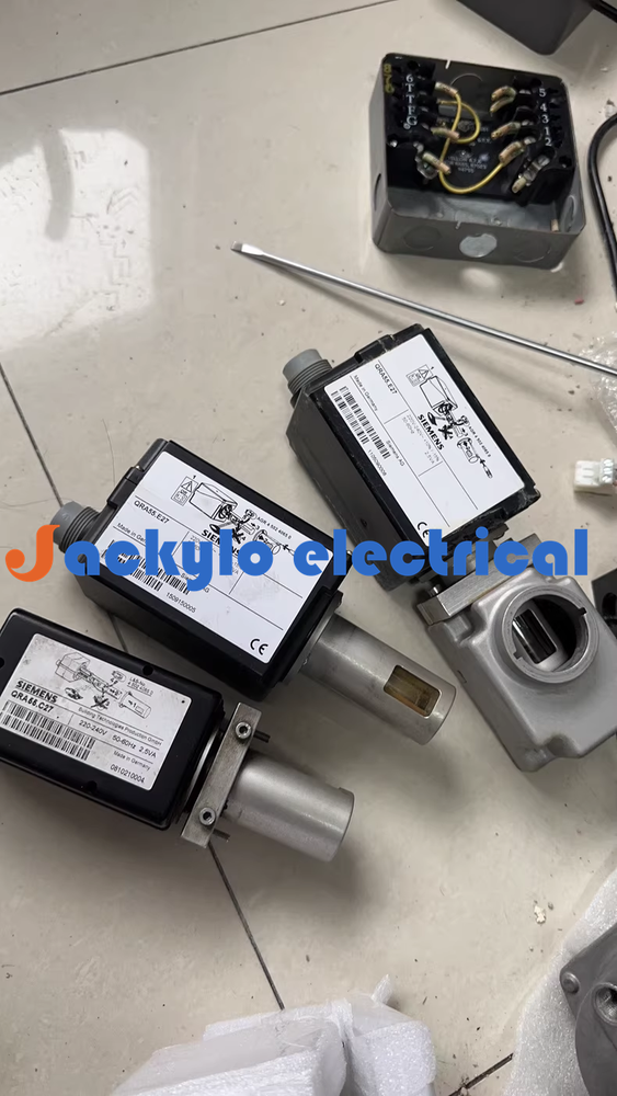 QRA55.C27 Siemens QRA55.C27 Flame Detector Sensor Spot Goods Expedited Shipping