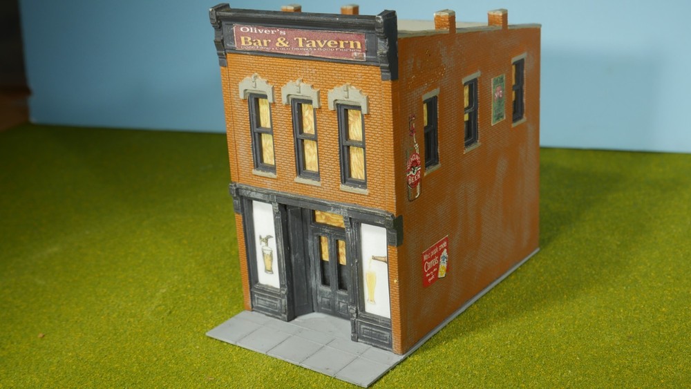 HO Scale OLIVER'S BAR & TAVERN  (Weathered & Detailed)