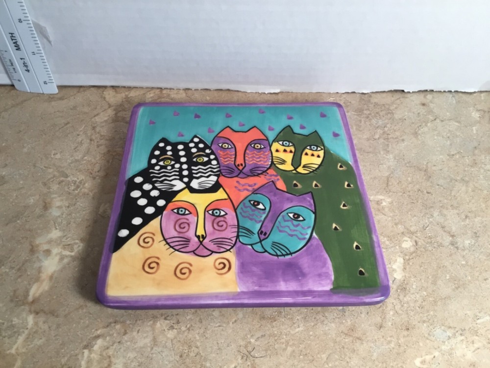 1998 LAUREL BURCH CERAMIC HAND PAINTED SQUARE “CATS” TRIVET, WALL HANGING 6”