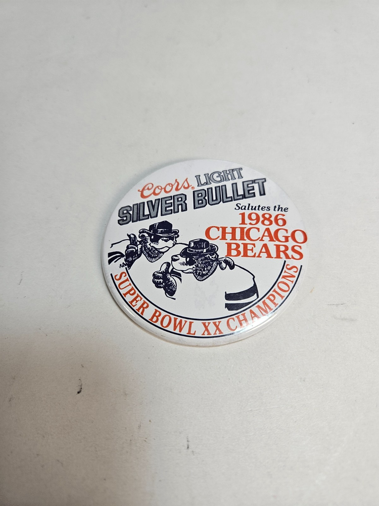 Vintage 1986 Coors Light Chicago Bears Super Bowl XX Champion Badge Pin