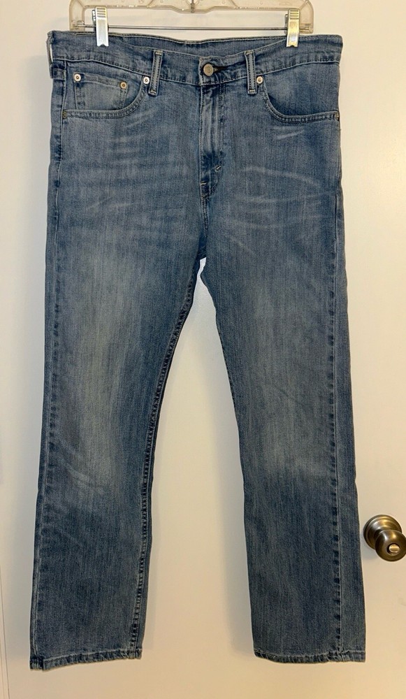 Men's Levi's 505 Jeans 32x30 Regular fit Straight leg (Measures 34x30) Levi