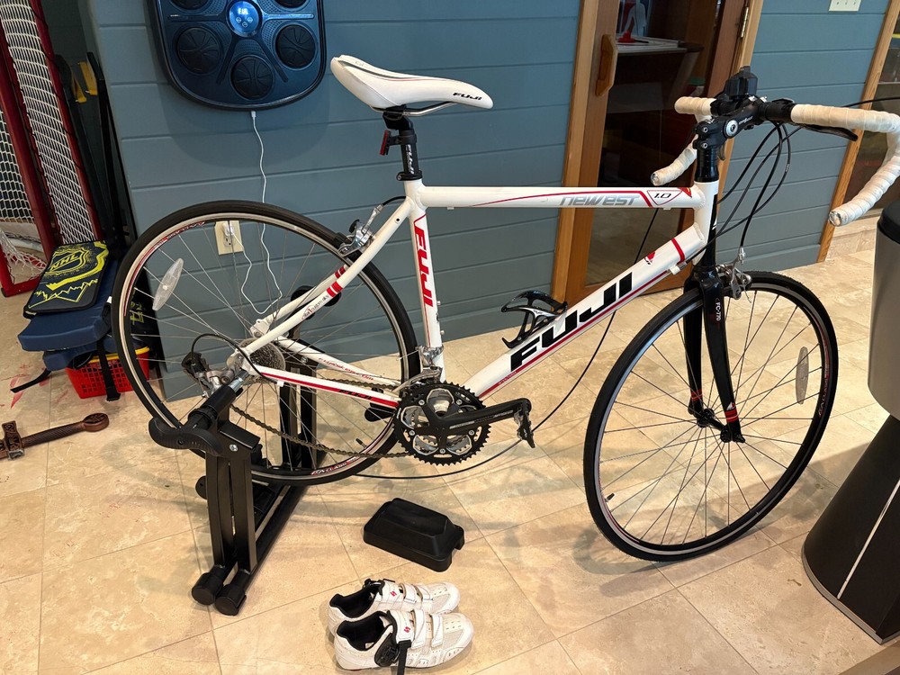 Fuji Newest 1.0 Road Bike with Stationary Stand; includes size 41
