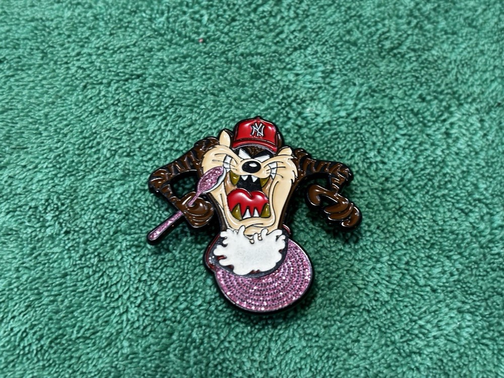 Its Tazmula x Brimfeen Taz Looney Tunes New York Yankees Tasmanian Devil Hat Pin