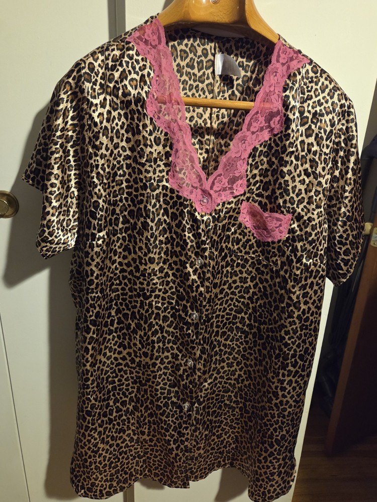Leopard print satin nightgown shirt with pink lace trim ,  buttons closure 4X(1)