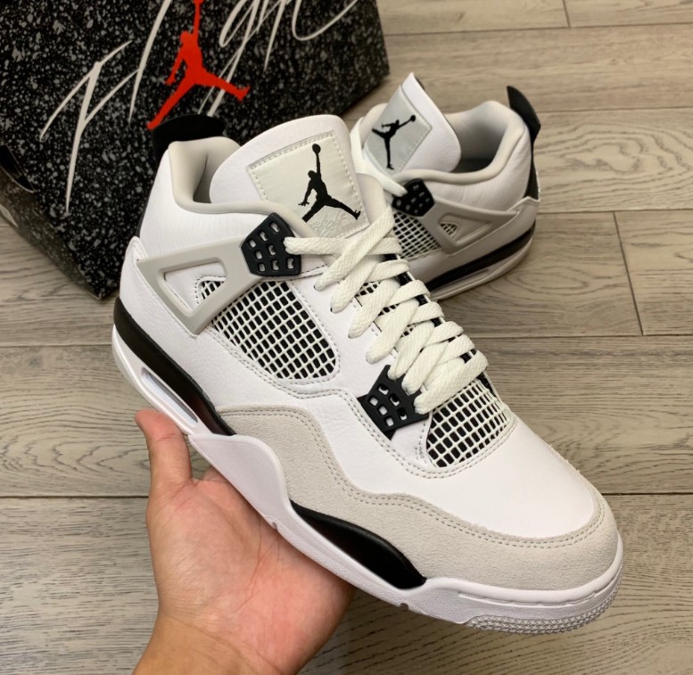 Jordan 4 Retro 