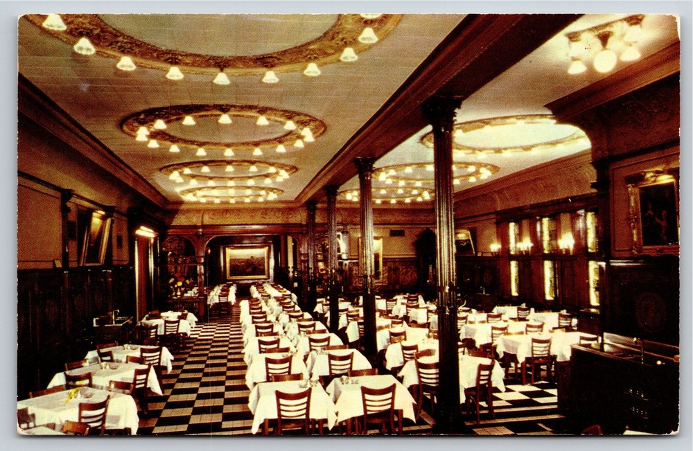 Interior~Chicago Illinois~Henrici's Restaurant Dining Room~Vintage Postcard