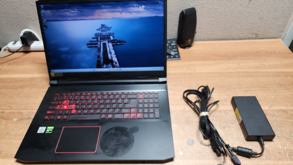 Acer Nitro 5 AN517-52 15.6