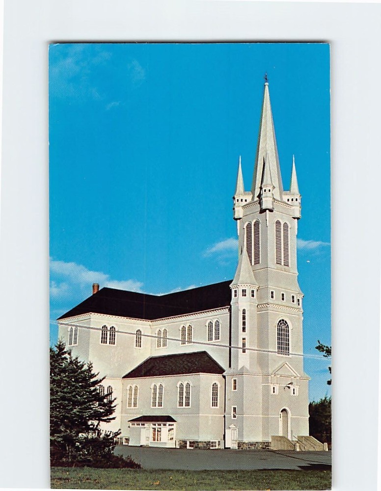 Postcard Saint Mary's Church Pointe-de-l'Église/Church Point Nova Scotia Canada