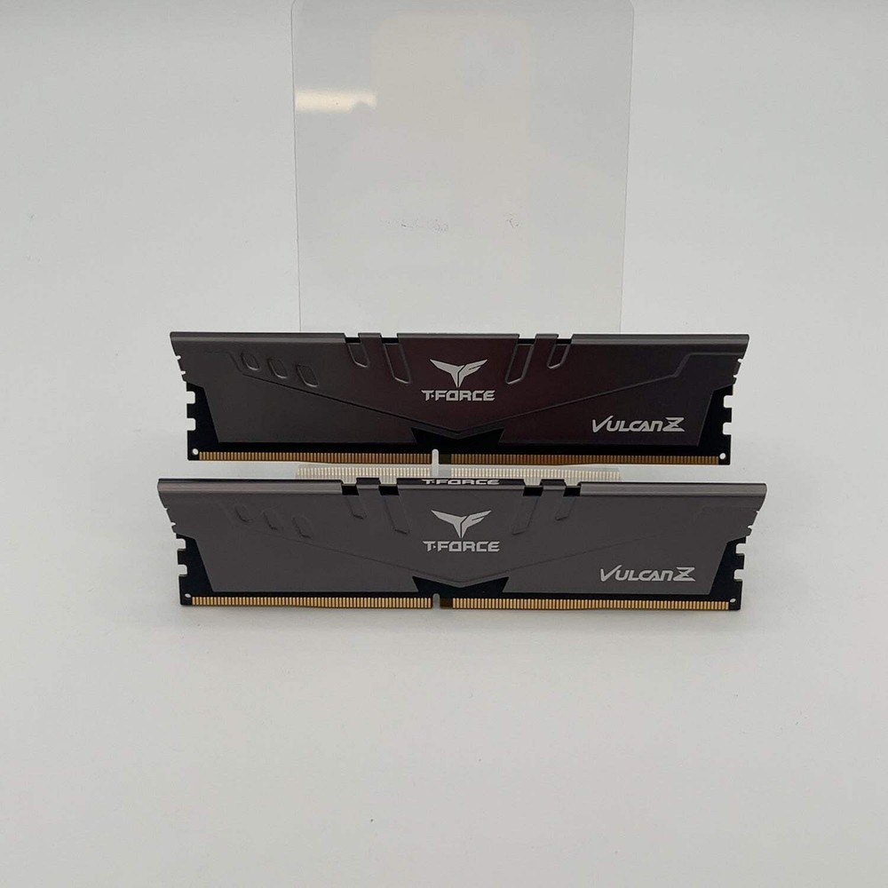 TeamGroup T-Force Delta RGB 16GB (2x8GB) RAM DDR4 3200MHz TLZGD48G3200HC16FBK