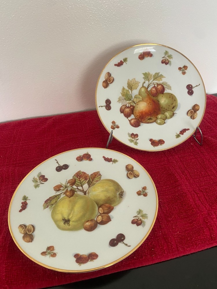 Set of 2 Vintage HMS Royal Hanover Fruit Plates with Gold Trim Germany 7 3/4