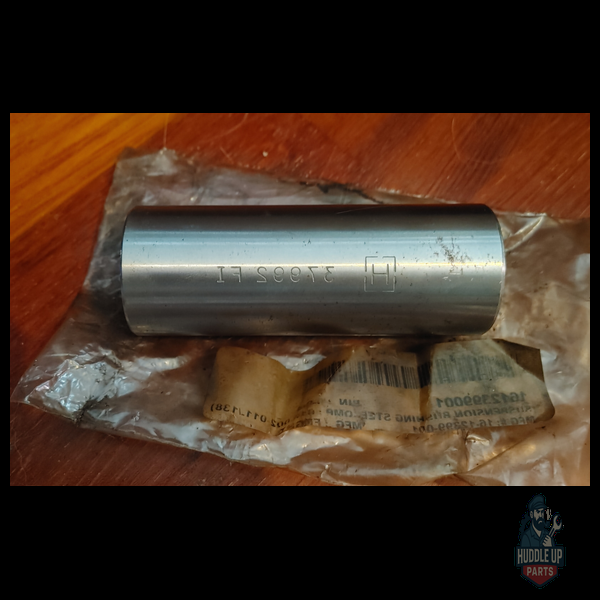 Freightliner 16-12399-001 1.5in x 1.25in x 4in Metal Spring Eye Bushing NOS