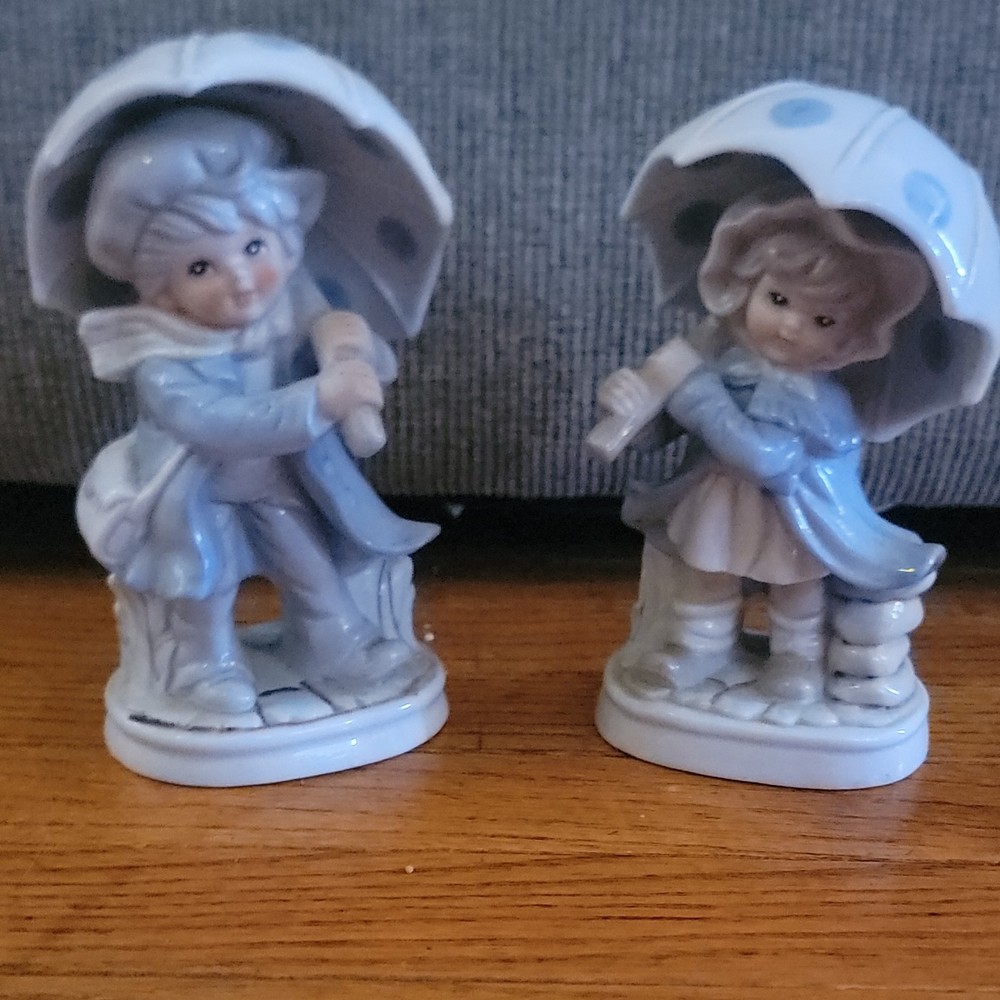 Blue/White Hand Painted Ceramic Boy & Girl Umbrella Salt & Pepper Shakers Set