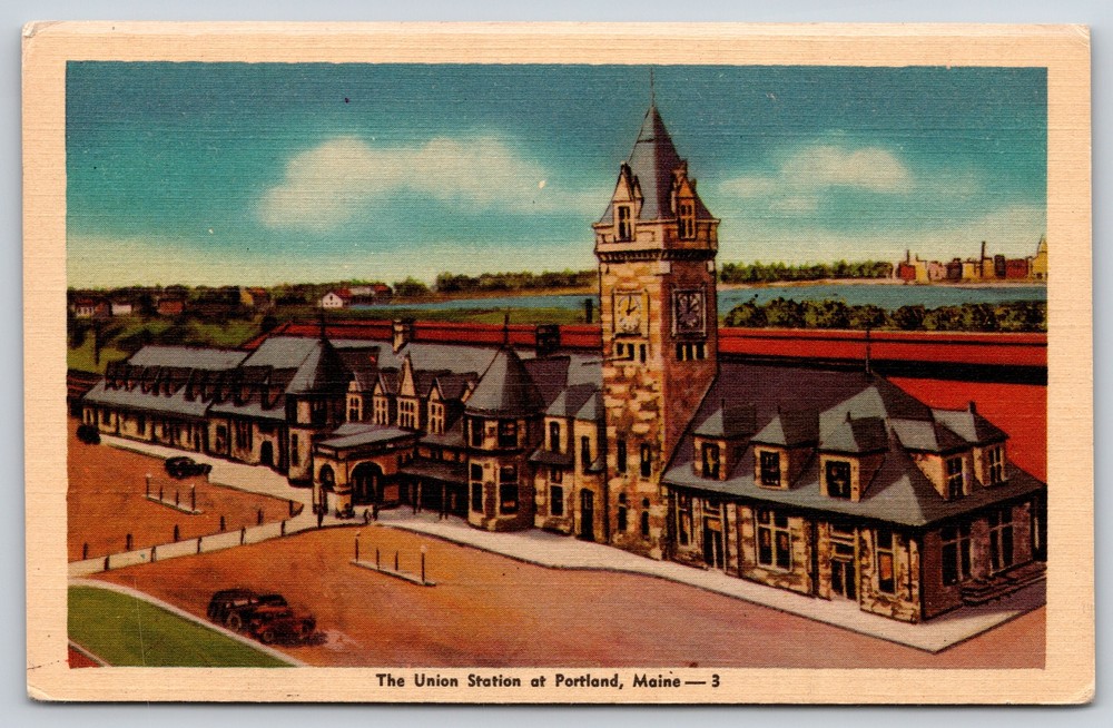 Linen~Birds Eye View Of Union Railroad Station @ Portland Maine~Vintage Postcard