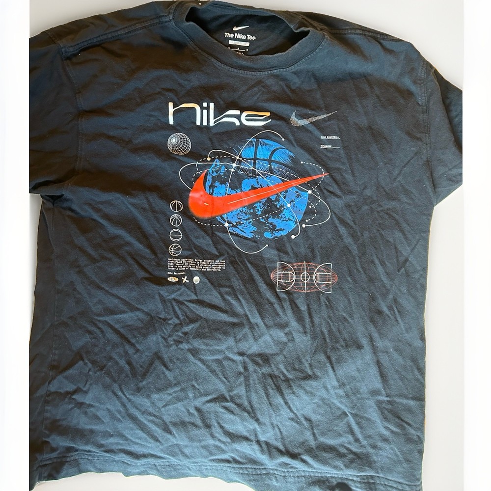 Nike The Nike Tee Men's Graphic Logo T-Shirt Black Loose Fit Crew Neck M