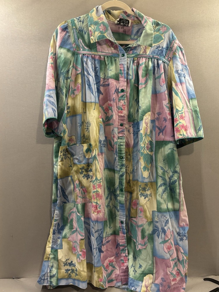 Vintage Coffee Coats By Saybury House Coat M/L Floral Snap Closure