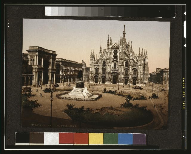 Photo:Piazza del Duomo, Milan, Italy