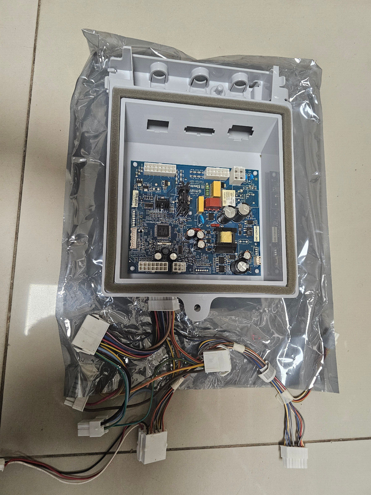 BRAND NEW!! 5303918508 Refrigerator Electronic Control Board!!