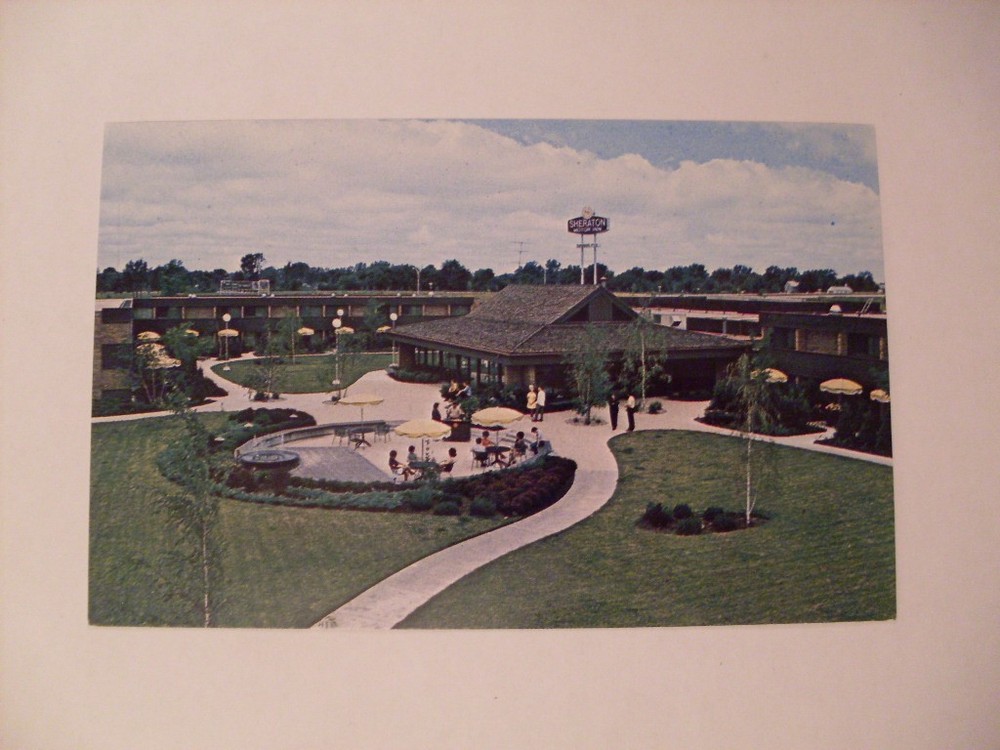 pre-1980 SHERATON RESTAURANT & INN MOTEL Galesburg Illinois IL Postcard y5976