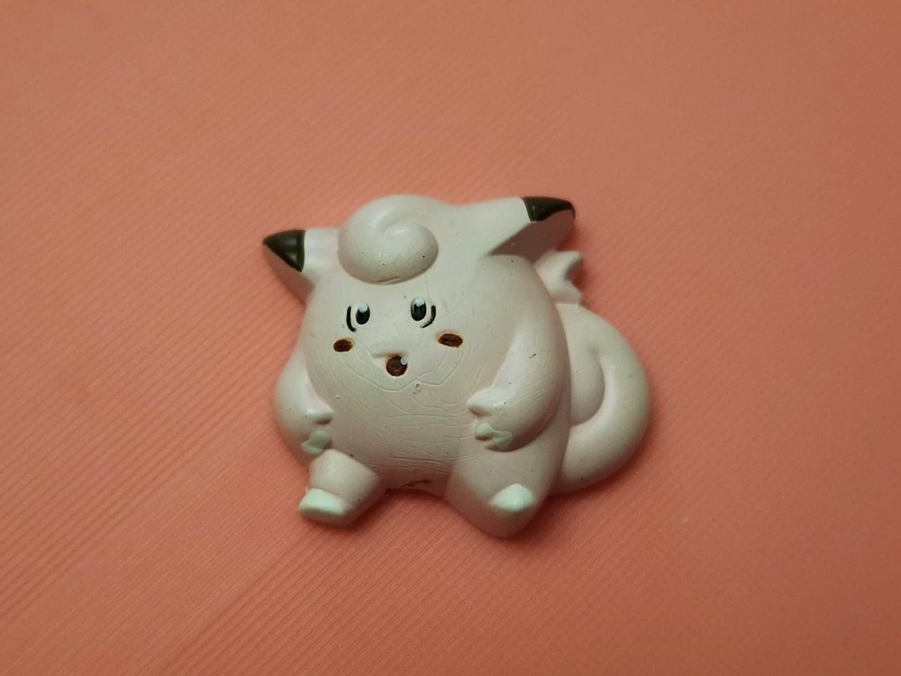 Pokemon 90s Japan Collectible Vintage Bandai Gachapon Magnet Clefairy