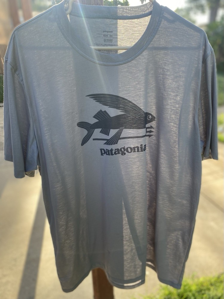 Patagonia Men's XXL Gray Fish Graphic Polyester Short Sleeve Crew Neck T-Shirt