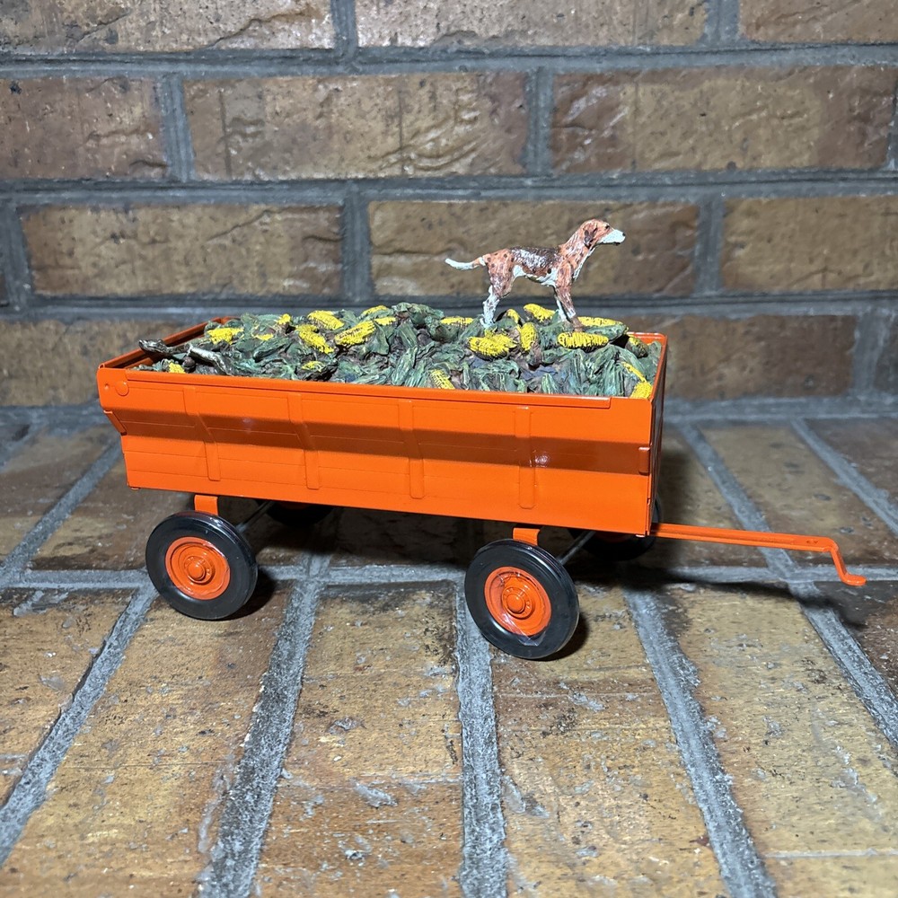 ERTL Wagon Orange 1/16th Scale ✅ W/Dog & Corn Load Figurine By Lowell Davis #10