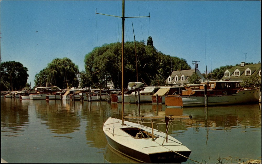 Vermilion Yacht Club Ohio sailboat boat docks ~ 1950s-60s vintage postcard