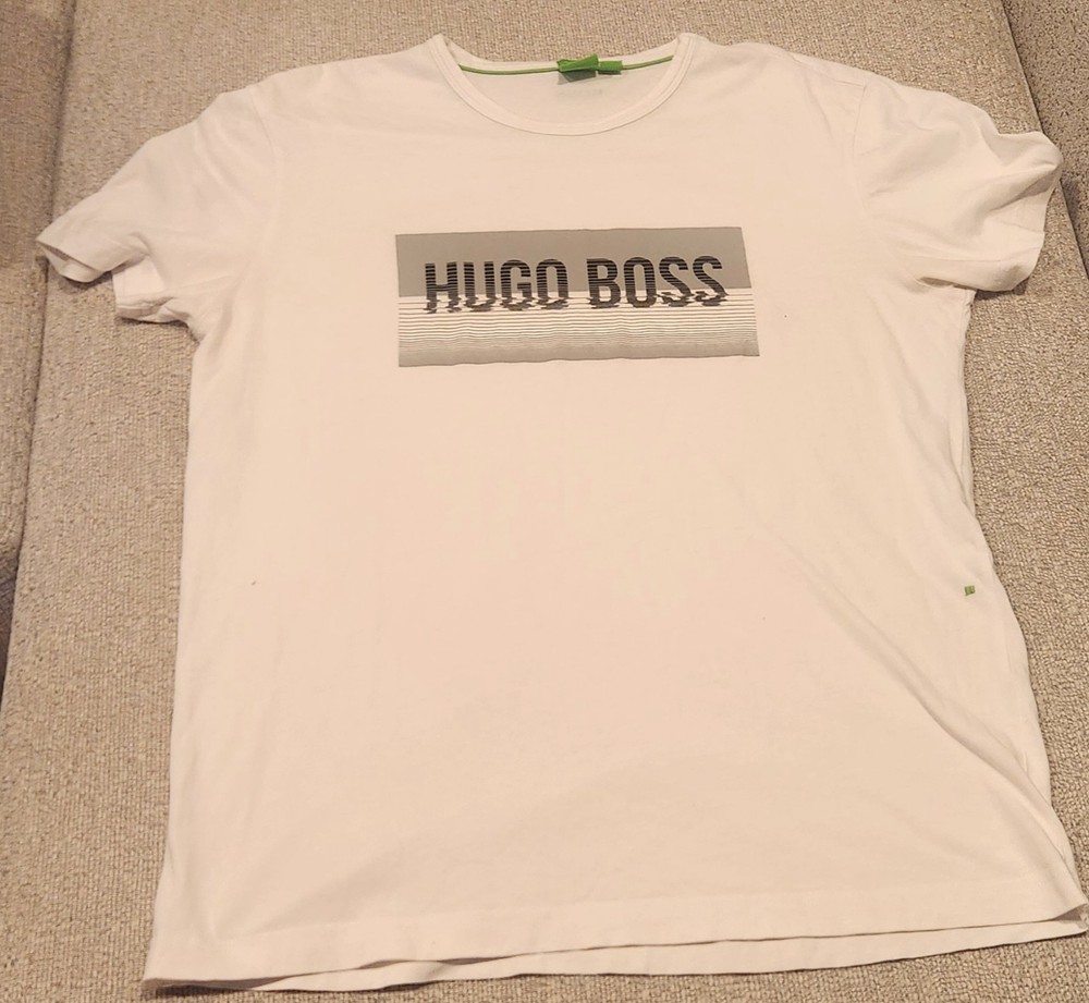 Hugo Boss Men’s T Shirt in Off White Size M