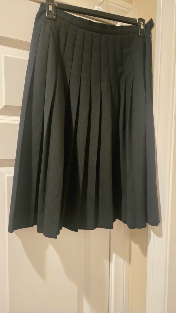 Eddie Bauer Women's Black Skirt, Size 4