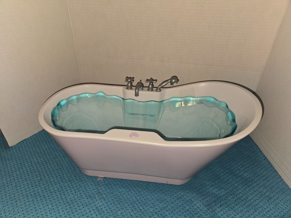 Our Generation Bath Tub with Water Sounds Fits 18