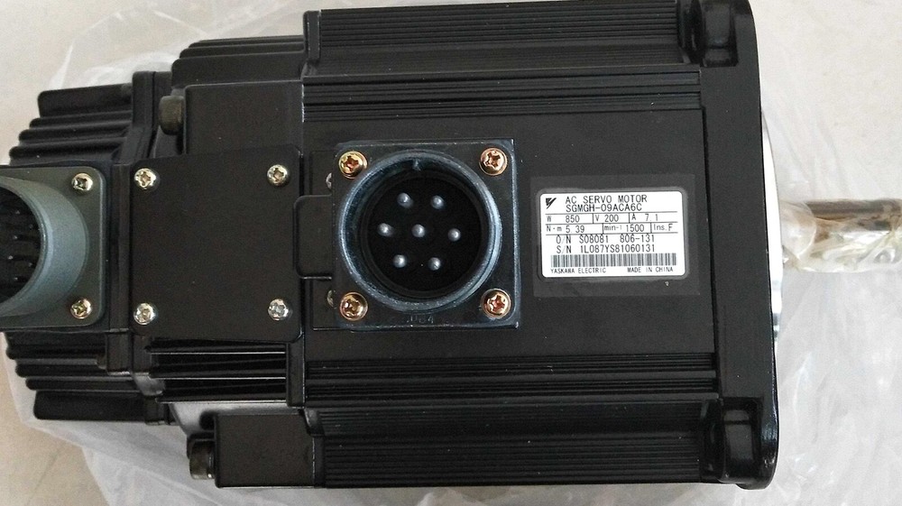 1PC YASKAWA SGMGH-09ACA6C SERVO MOTOR New Expedited Shipping