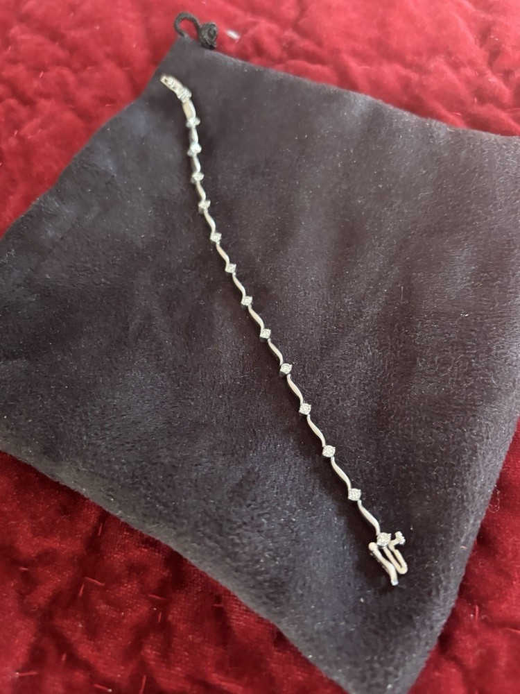Diamond Bracelet 18k White Gold 14 Stones Total 7 Inches