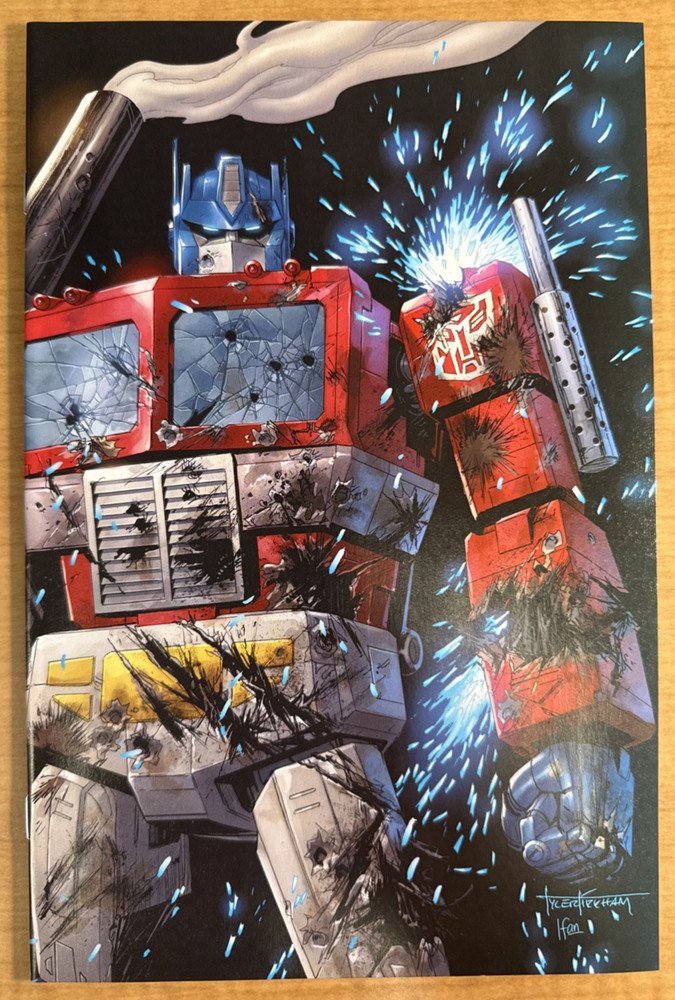 Transformers #10 - Tyler Kirkham BATTLE DAMAGE BLACK VIRGIN MEGACON Ltd 999 NM/M