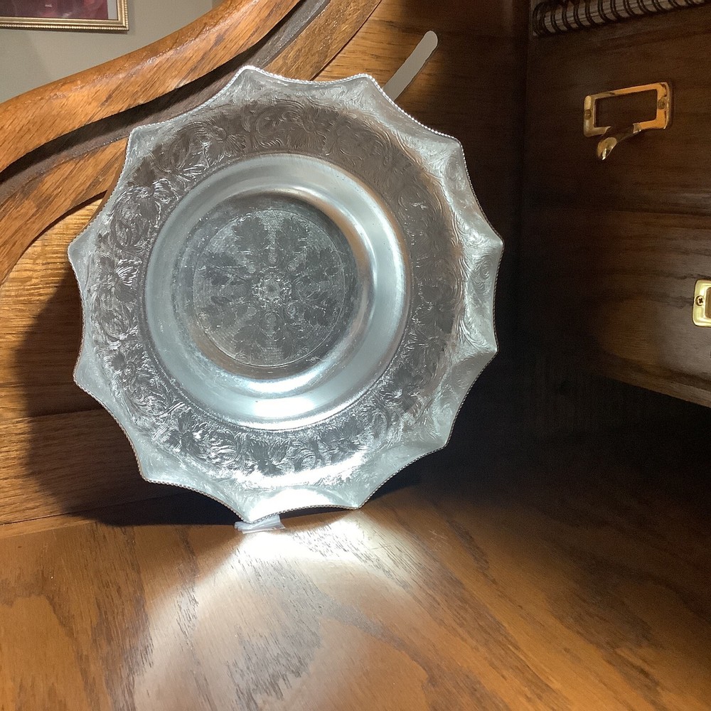 Decorative Vintage Italian Aluminum Scalloped Silver Tone Bowl #5318 Kalian NYC