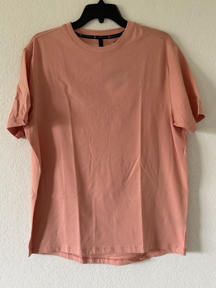 Kenneth Cole Medium Tech Crew Neck Knit T-Shirt Melon Super Soft $49